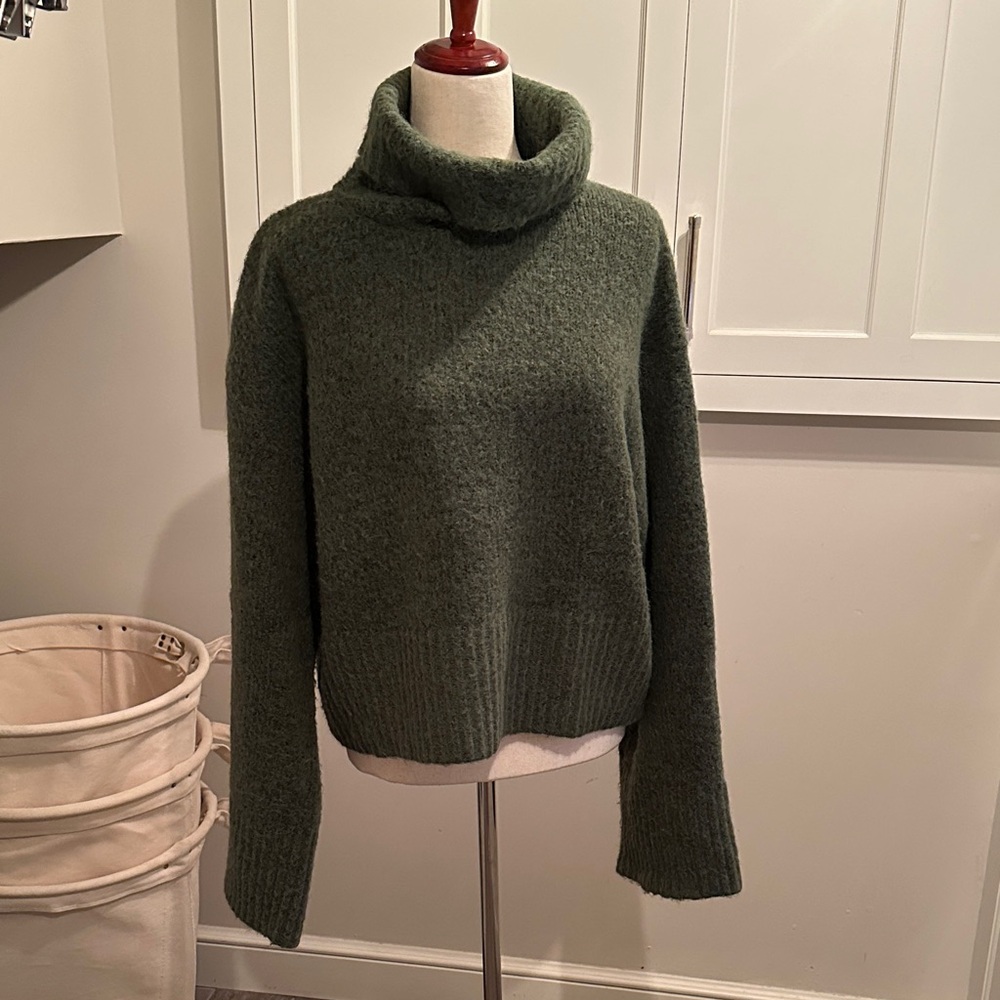 Zara Green Turtleneck Sweater